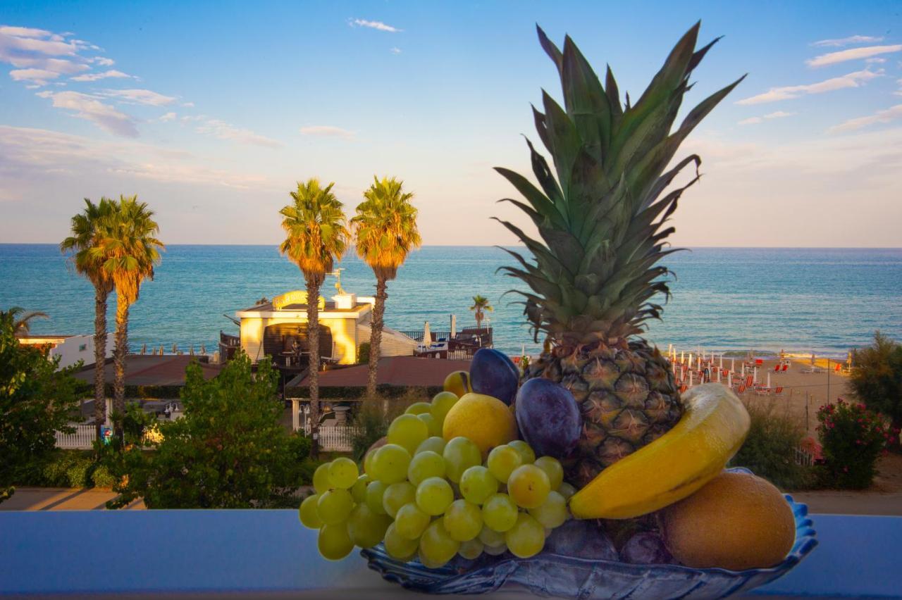 Hotel Flora Alba Adriatica Dış mekan fotoğraf